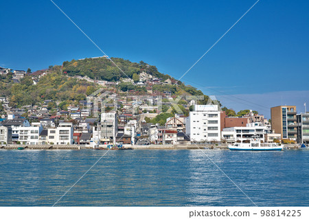 [View of Onomichi from Mukaishima] Location: 1-4 Mukojima-cho, Onomichi City, Hiroshima Prefecture 98814225