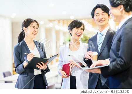 Business Young 98815298