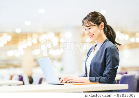 Business Young Business Young 98815302