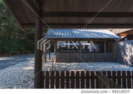 Scenery of the precincts of Tsukiyomi-no-miya, Ise Naiku 98818037