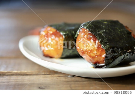 紫菜包甜辣馬鈴薯餃子 紫菜包甜辣馬鈴薯餃子 98818096