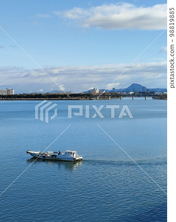 琵琶湖的蛤蜊漁船 98819885