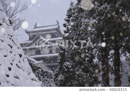 National Treasure Matsue Castle in Matsue City, Shimane Prefecture in the snow National Treasure Matsue Castle in Matsue City, Shimane Prefecture in the snow 98820315