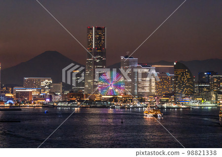「神奈川縣」眺望橫濱和富士山的夜景 98821338