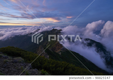 Yatsugatake ridgeline at dusk (Akadake - Yokodake) 98823147