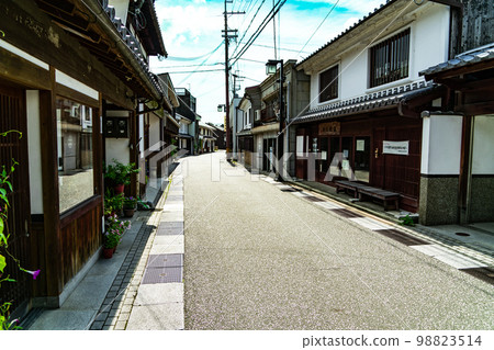[Important Preservation District for Groups of Traditional Buildings] Townscape of Tatsuno Scenery of Shimogawara District 1 Tatsuno City, Hyogo Prefecture 98823514