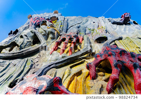 Crazy house. 98824734