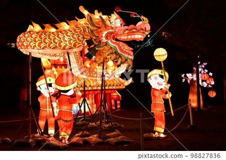 [Kyoto/Uji] The Lantern Festival was held at Manpukuji Temple in Obaku, and it was a beautiful and colorful event. 98827836