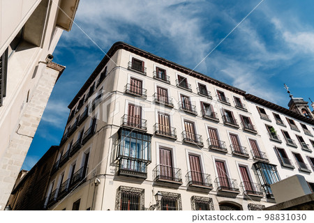 Street in historic center of Madrid with old residential buildings 98831030