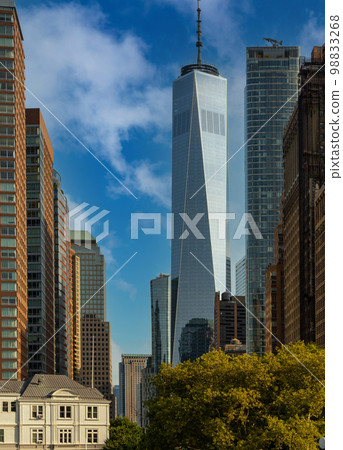 View of the World Trade Center from downtown along the avenue 98833268