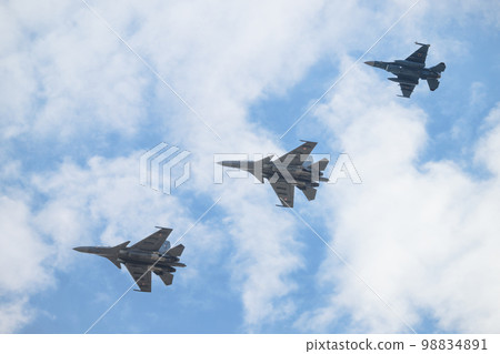 Indian Air Force Sukhoi Su-30MKI & JASDF F-2A 98834891