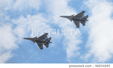 印度空軍蘇霍伊 Su-30MKI 編隊 98834895