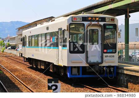 [Matsuura Railway] Nishikyushu Line Imari Station MR-600 98834980