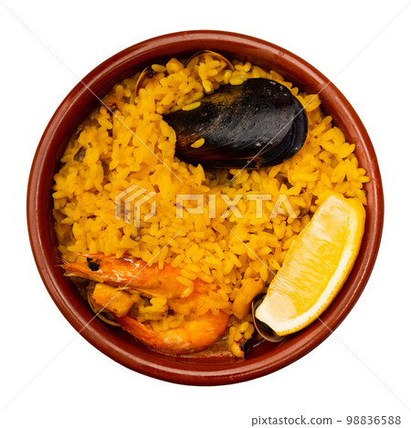 Paella de marisco, served on plate 98836588
