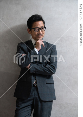 middle-aged businessman 98837125