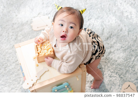 Setsubun baby 98837547