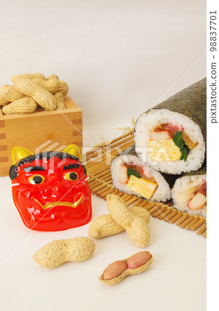 Setsubun image of peanuts 98837701