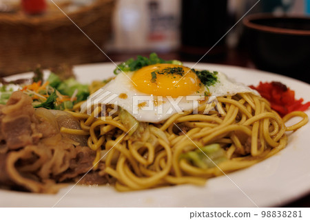 Local Gourmet Yokote Yakisoba (Yokote City, Akita Prefecture) Horizontal composition 98838281