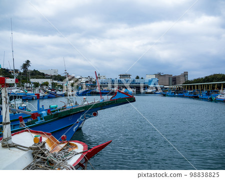 Landscape of Chenggong Fishery Harbor in Taitung,Taiwan. 98838825