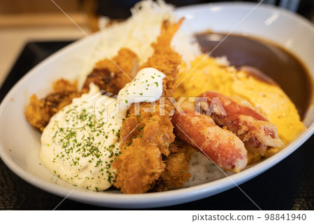 Adult lunch (chicken cutlet, fried shrimp, curry) 98841940