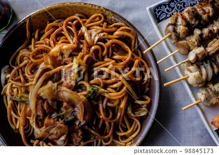 黑石炒麵和烤雞肉串（青森縣黑石市） 98845173