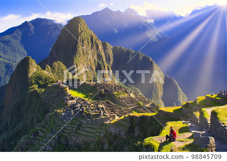 A magnificent view of the ruins of Machu Picchu, the floating city of the Inca civilization 98845709