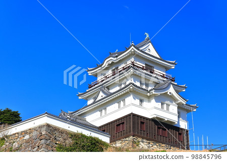 [Nagasaki Prefecture] Hirado Castle Ruins under fine weather (castle tower) 98845796
