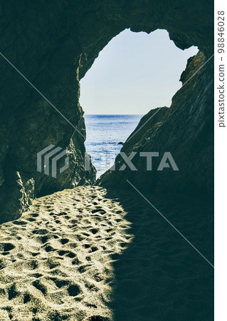 Tahara City Hiji no Ishimon Cave 98846028