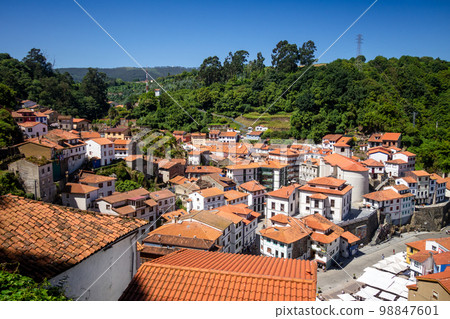Cudillero fishing village in Asturias, Spain Cudillero fishing village in Asturias, Spain 98847601