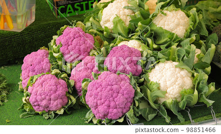 Cauliflower sale on a marketplace - travel photography 98851466