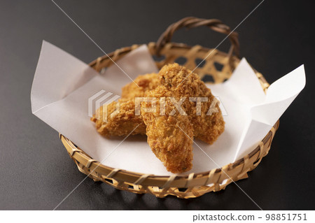 來自廣島的炸牡蠣 98851751