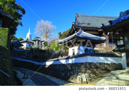 [長崎縣]寺廟和教堂的景色（平戶澤維爾紀念教堂） 98851951