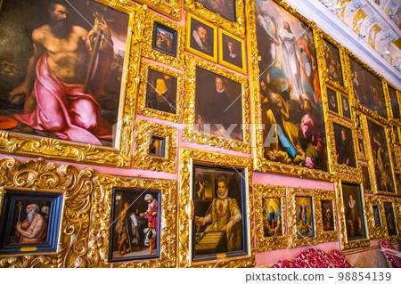 Palazzo Borromeo, Palace Interior view in Isola Bella, Isole Borromee archipelago, Lake Maggiore 98854139