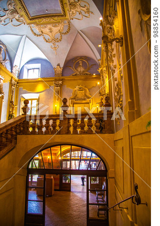 Palazzo Borromeo, Palace Interior view in Isola Bella, Isole Borromee archipelago, Lake Maggiore Palazzo Borromeo, Palace Interior view in Isola Bella, Isole Borromee archipelago, Lake Maggiore 98854160