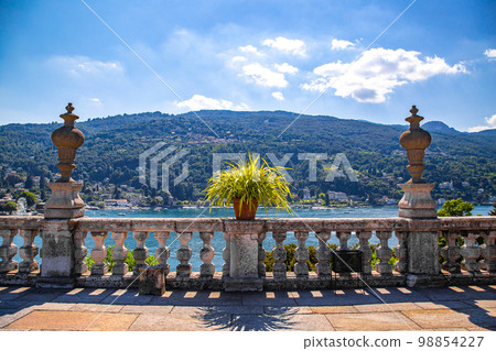 Palazzo Borromeo, Palace exterior view in Isola Bella, Isole Borromee archipelago, Lake Maggiore Palazzo Borromeo, Palace exterior view in Isola Bella, Isole Borromee archipelago, Lake Maggiore 98854227