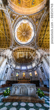 Duomo di Como Cathedral or Cattedrale di Santa Maria Assunta in Como lake, Italy Duomo di Como Cathedral or Cattedrale di Santa Maria Assunta in Como lake, Italy 98854748