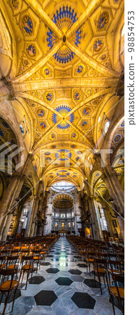 Duomo di Como Cathedral or Cattedrale di Santa Maria Assunta in Como lake, Italy 98854753
