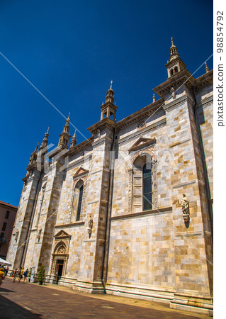 Duomo di Como Cathedral or Cattedrale di Santa Maria Assunta in Como lake, Italy Duomo di Como Cathedral or Cattedrale di Santa Maria Assunta in Como lake, Italy 98854792