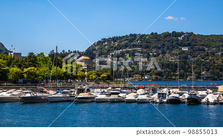 Street and lake views of Como city at the southern tip of Lake Como in northern Italy 98855013