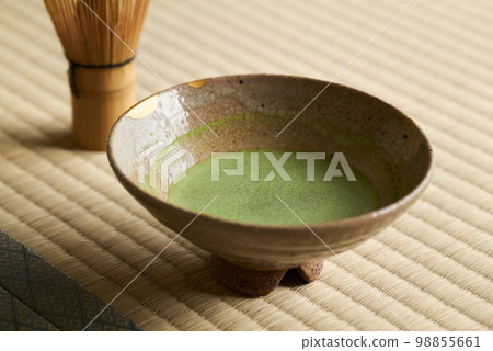 鋪在榻榻米上的抹茶 98855661