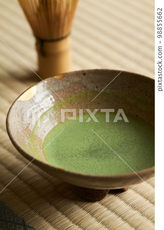 Matcha placed on tatami mats 98855662
