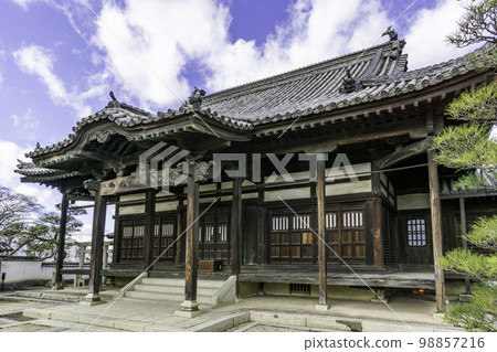 岡山縣倉敷市倉敷美觀地區觀龍寺大雄寶殿 岡山縣倉敷市倉敷美觀地區觀龍寺大雄寶殿 98857216