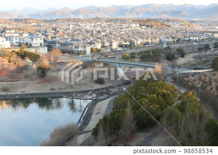 Sanda city in the middle of winter 98858534