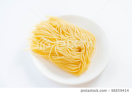 由大米製成的炒麵 98859414