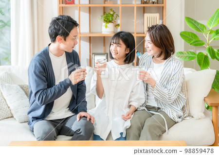 family drinking delicious water family drinking delicious water 98859478