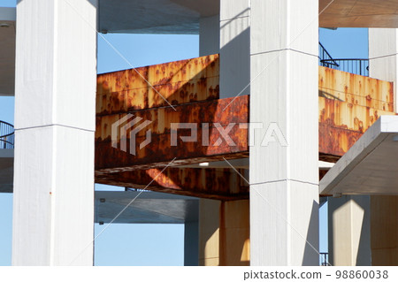 Salt damage rust 98860038