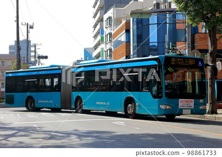 鉸接式客車圖片 鉸接式客車圖片 98861733