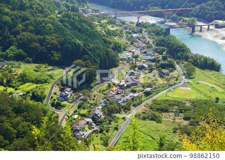 從苗木城址看到的北名鐵道木曾川橋 從苗木城址看到的北名鐵道木曾川橋 98862150