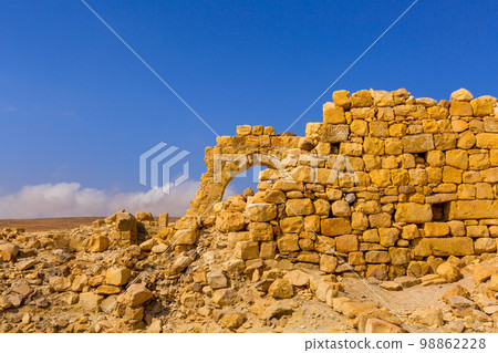 Ruins of crusaders Shobak Castle, Jordan 98862228