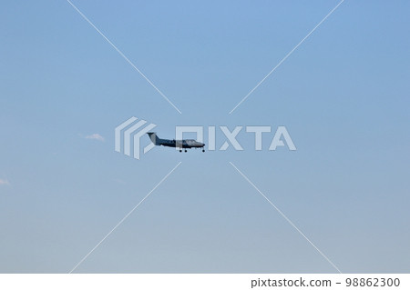 自衛隊飛機飛行訓練 98862300